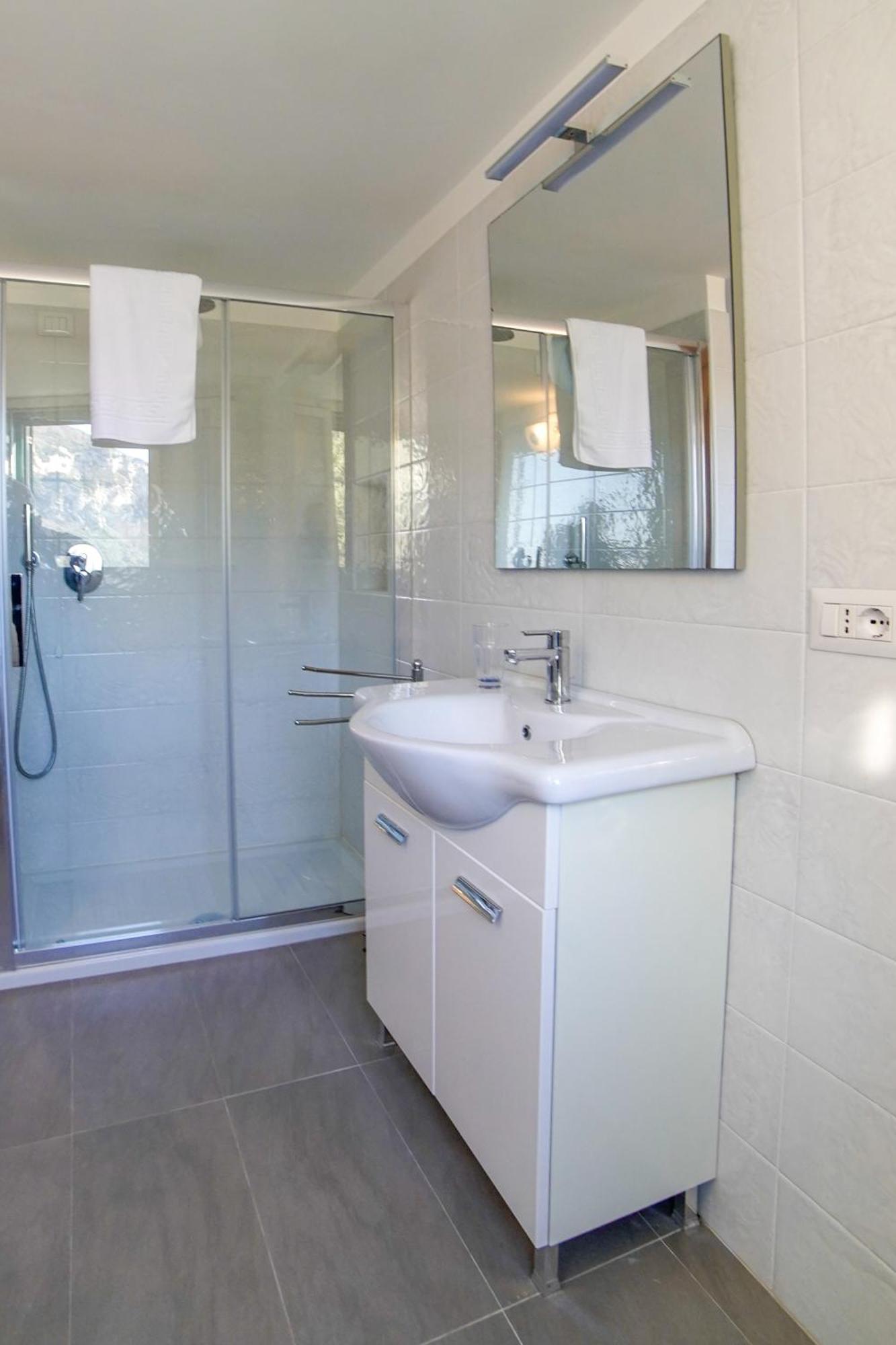 Minuta Skyline Apartment Pontone ภายนอก รูปภาพ